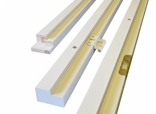 Valkoinen oksaton karmi 42x68 mm huulletuille ovilevyille Valkoinen oksaton karmi 42x68 mm huulletuille ovilevyille